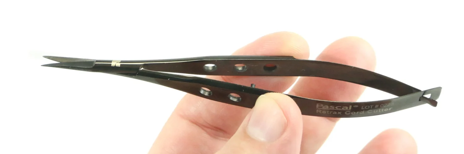 Retrax Scissor ultra-sharp scissors for precise cutting of retraction cord